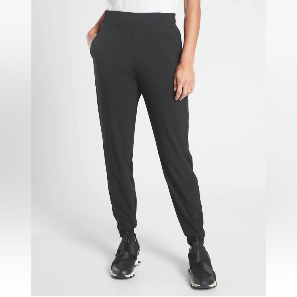 Athleta Brooklyn Jogger Black size 8